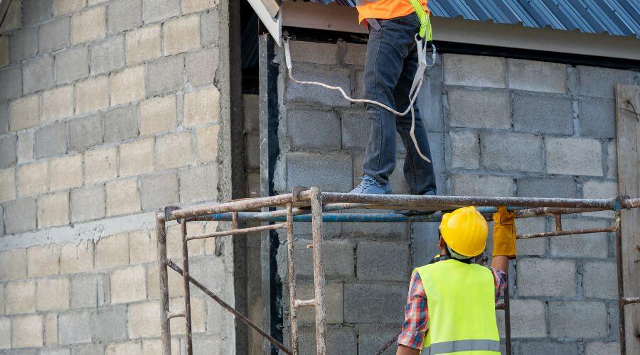 Expert Emergency Roof Repairs services in Wellington, FL